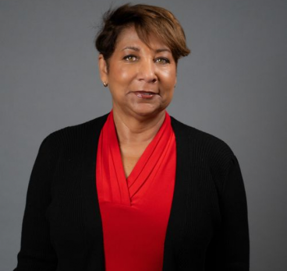 Debra Rainey 2025 Headshot 2