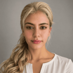 Eva Headshot