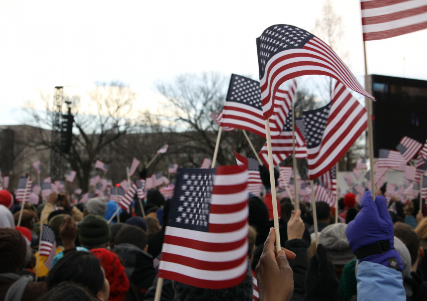 Flags-US-Crowd-Photo